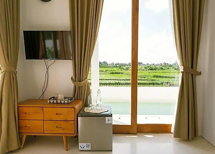 Morroi Tanah Lot Lodge Bengkel
